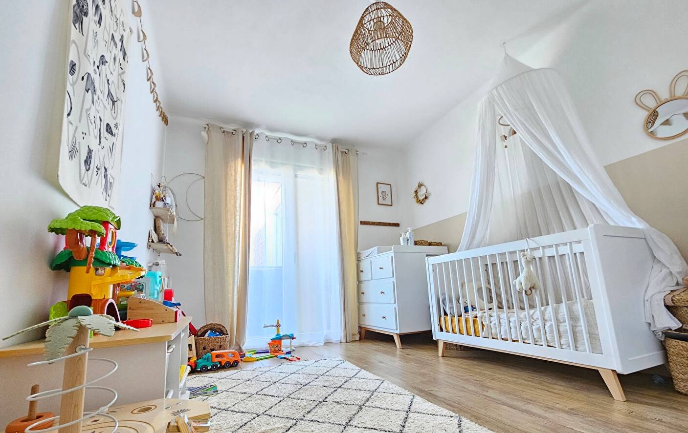 Appartement traversant de deux chambres à vendre à 10 minutes du port de Sanary