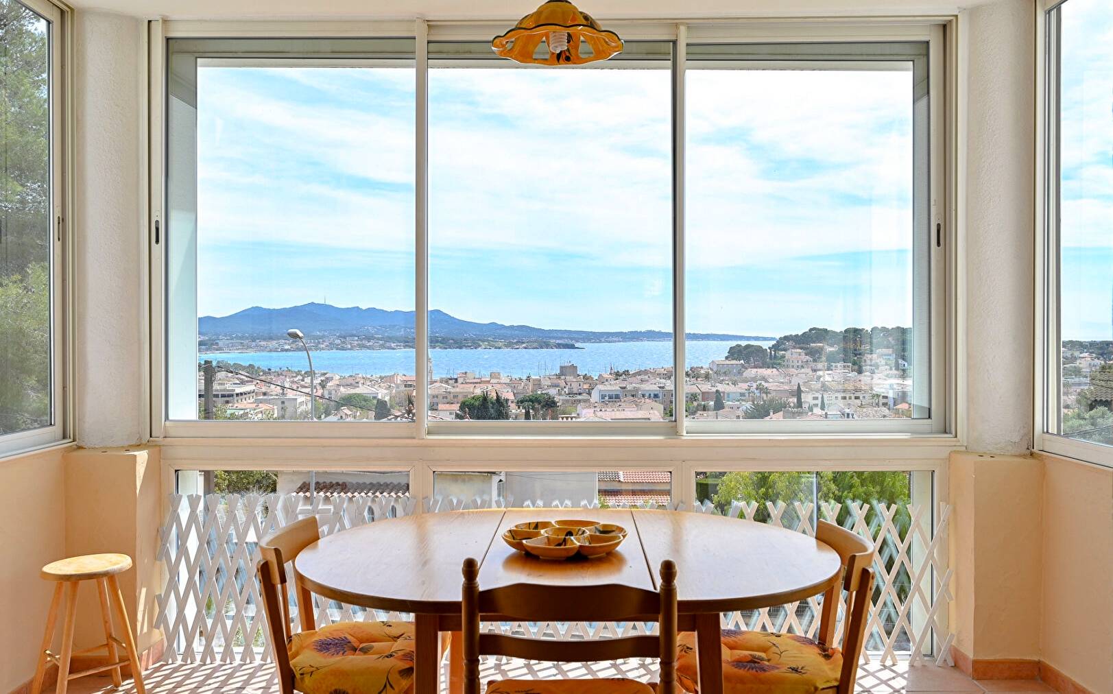 Appartement 4 pièces haut de villa à vendre secteur du Mont d'Or à Sanary