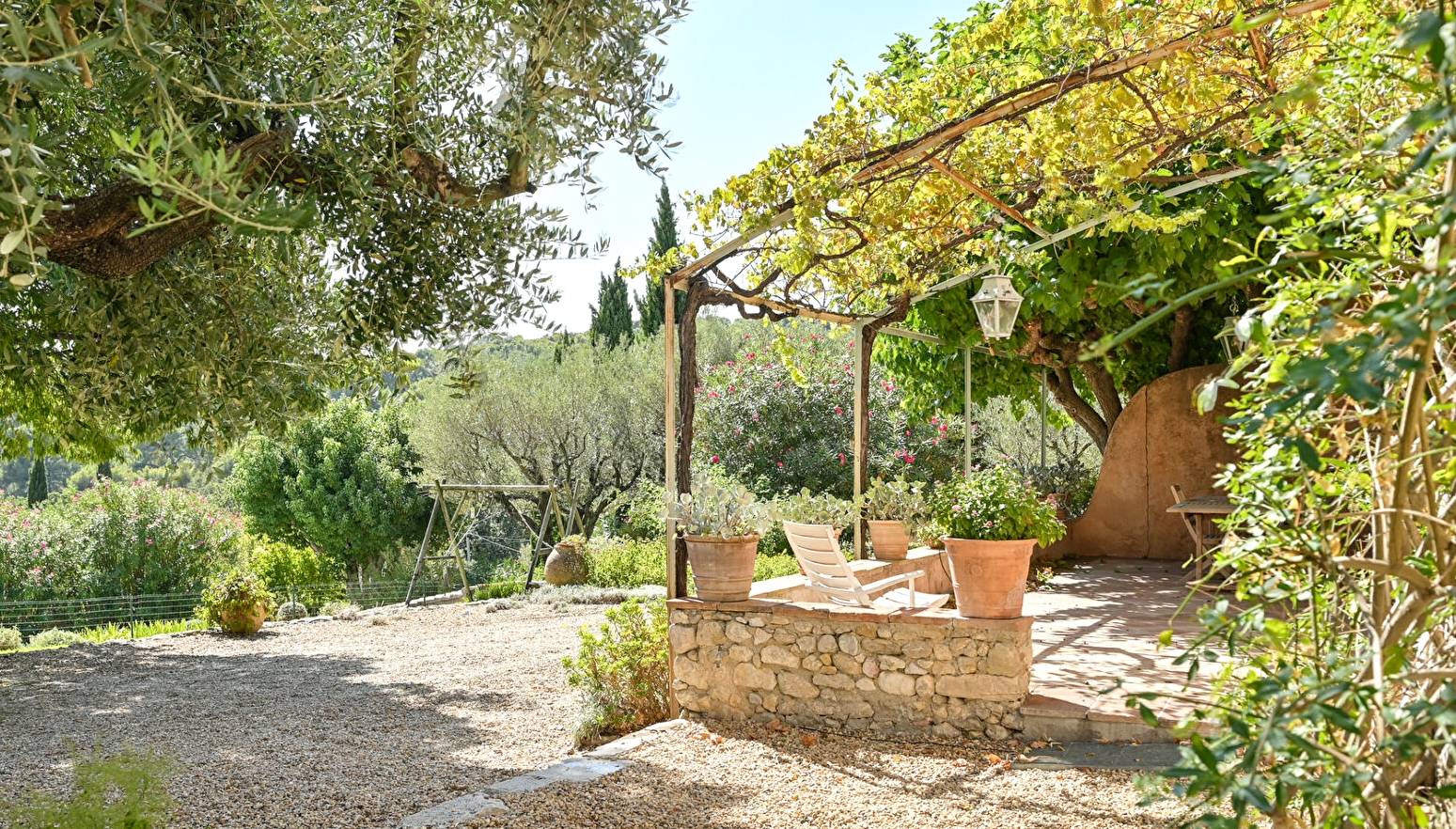 Mas ancien avec caractère et charme à vendre à Ollioules par notre agence immobilière