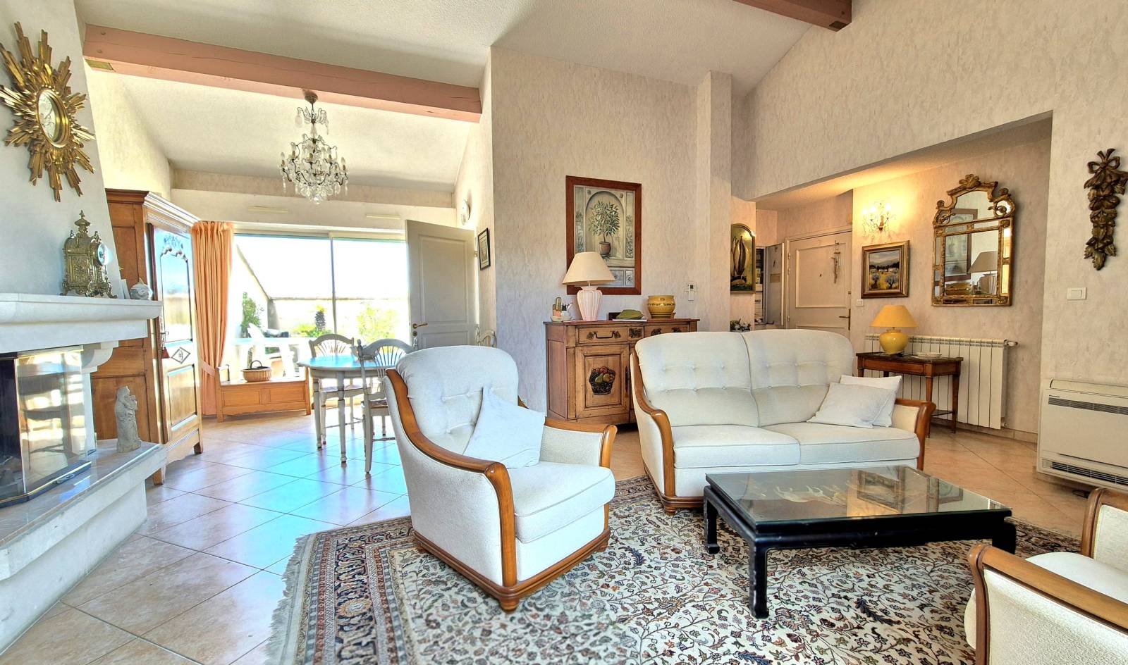 Appartement 4 pièces en dernier étage dans résidence avec ascenseur à vendre  Avenue Joseph Lautier à Sanary-sur-Mer