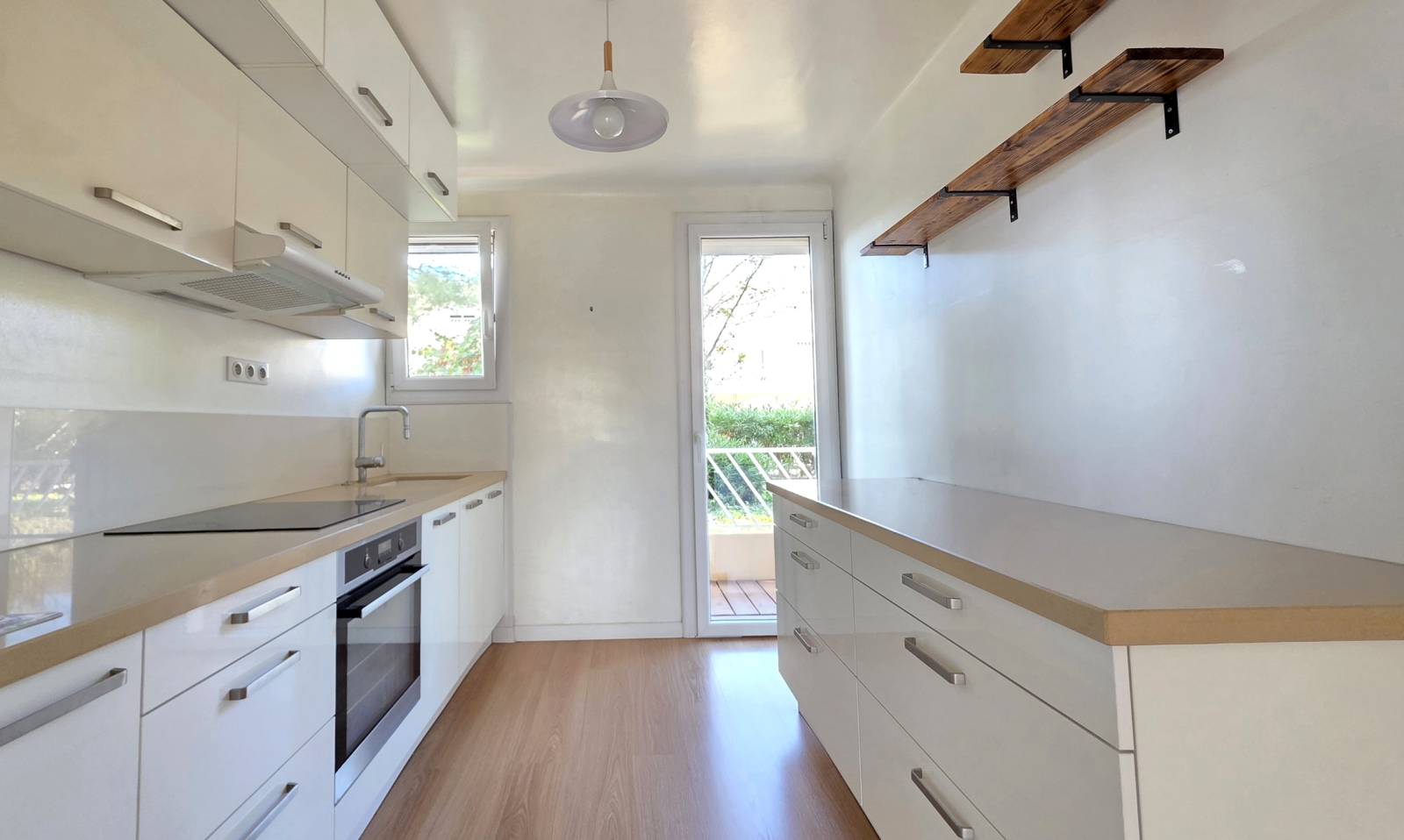 Appartement F3 en rez-de-chaussée à vendre à Sanary, sur l'Avenue des Fleurs
