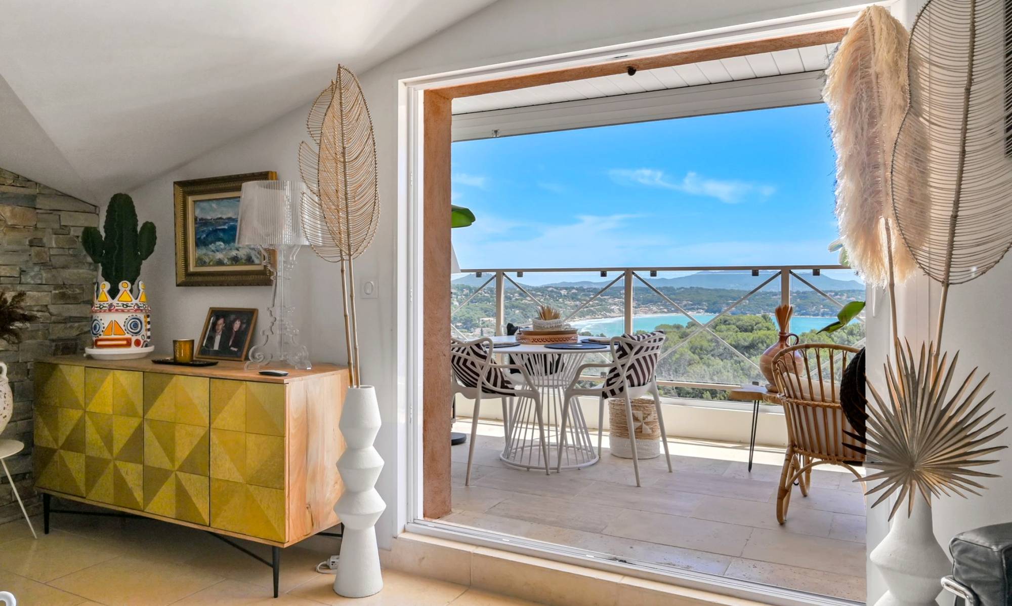 Appartement d'exception avec vue sur la Baie de Bandol à vendre par notre agence immobilière