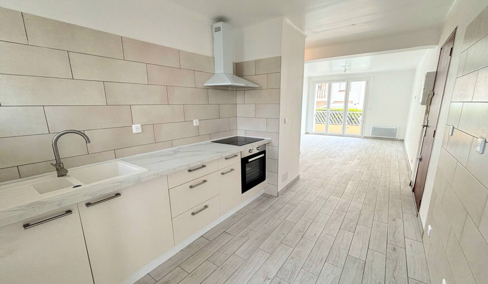 Appartement 3 pièces rénové à vendre Avenue des Fleurs à Sanary