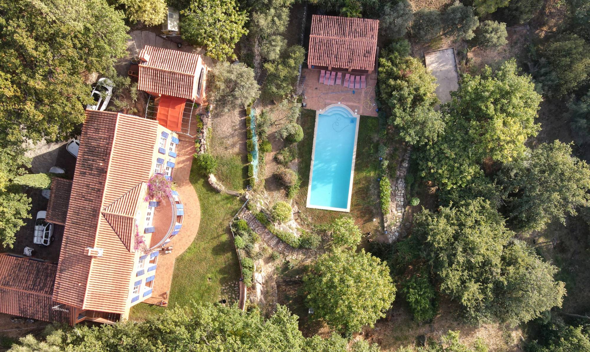 Propriété d'exception à vendre dans un village de charme de la Côte d'Azur