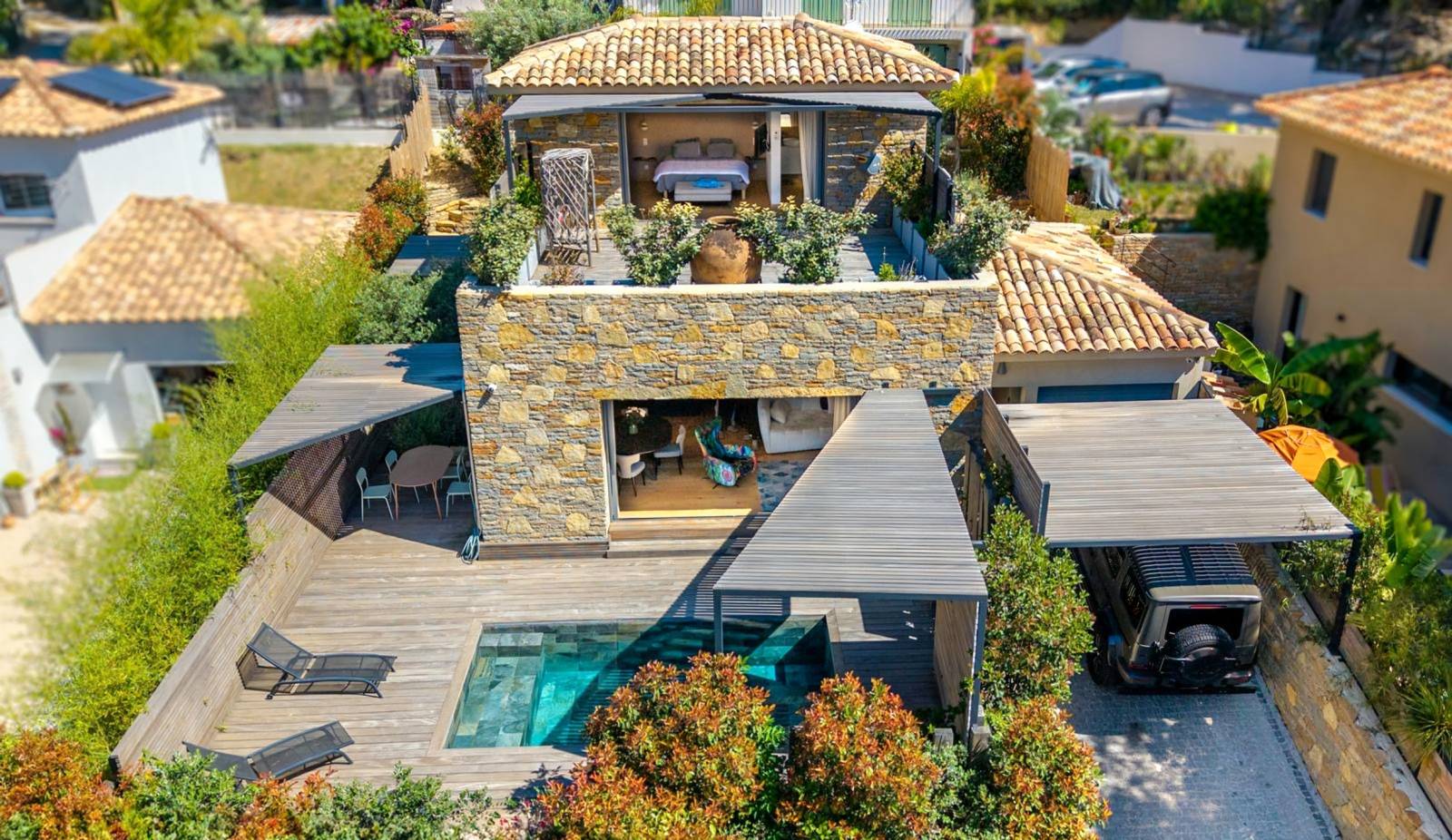 Propriété contemporaine avec piscine et garage en vente sur le secteur Saint-Marc, au coeur de la Cadière-d'Azur