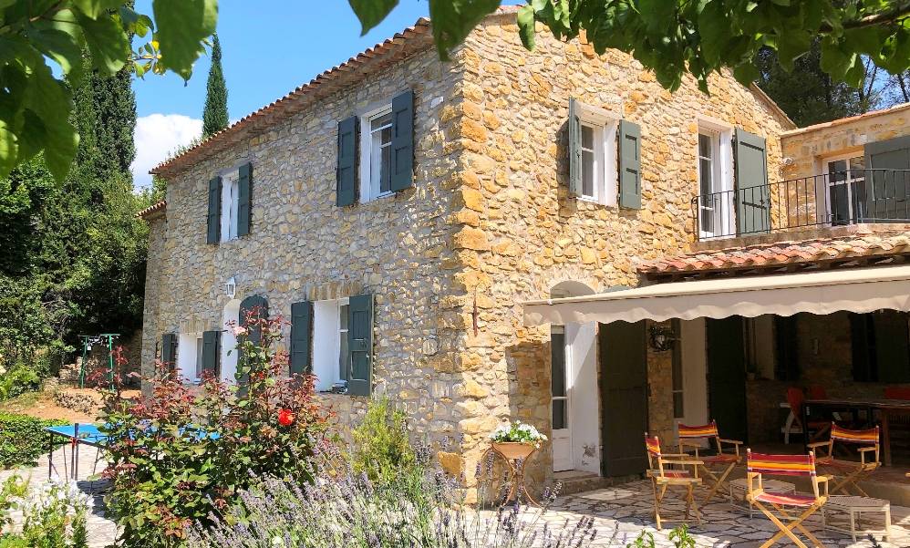 Mas en pierre de 1850 à vendre dans la Région Sud