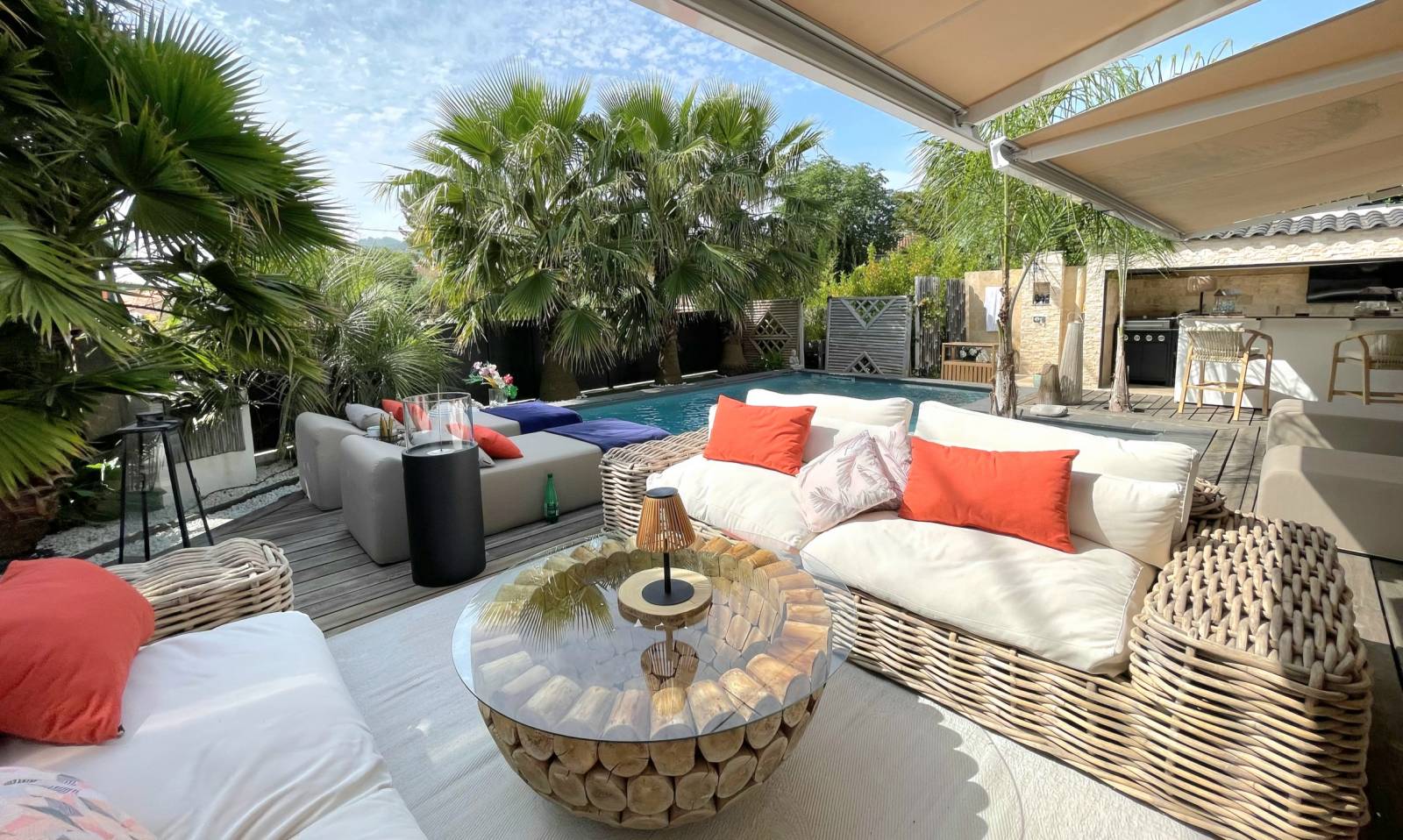 Propriété moderne avec prestations de luxe à vendre par agence immobilière au Beausset