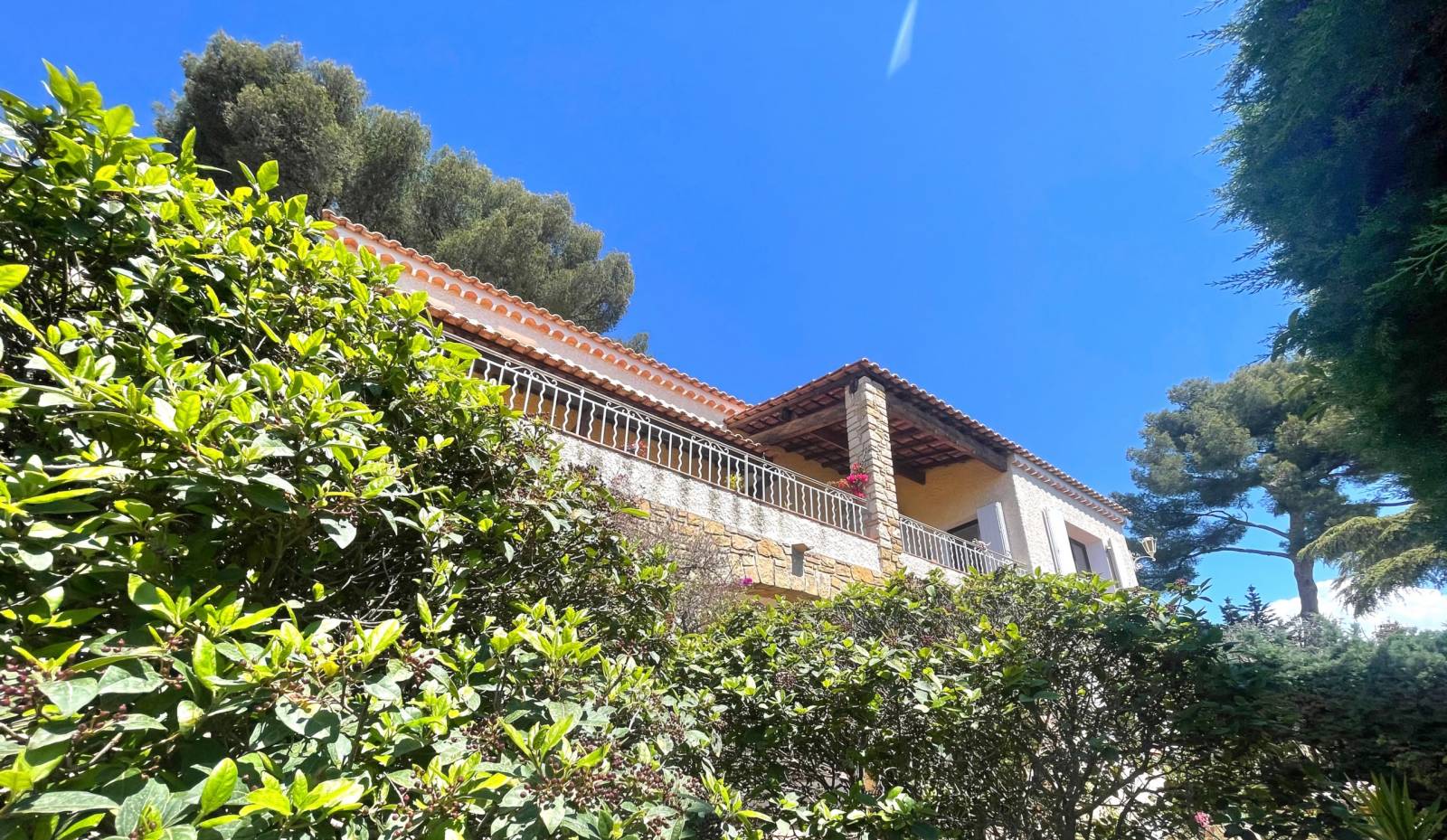 Propriété à rénover à vendre Avenue des Mésanges à Bandol