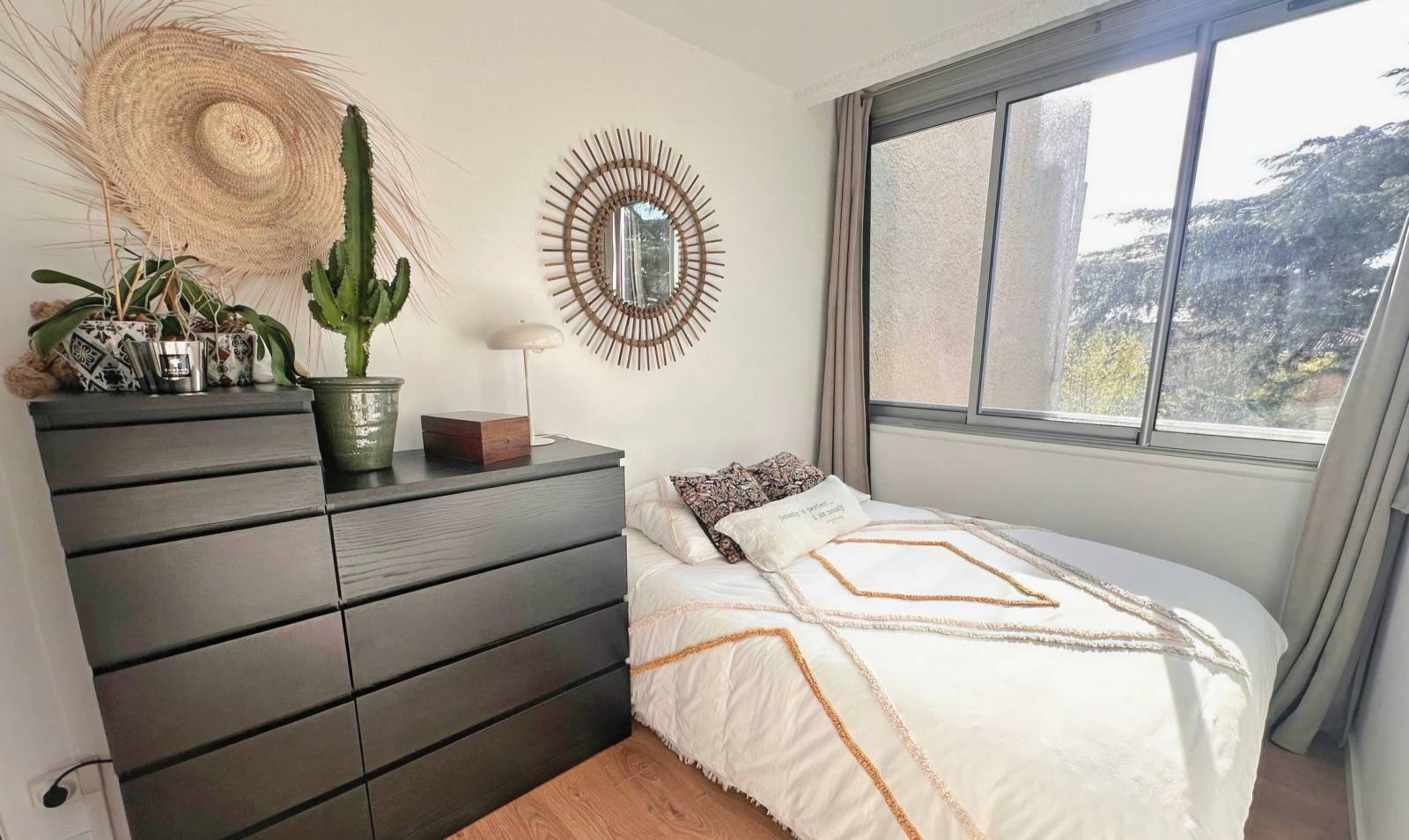 Appartement type studio à vendre par notre agence immobilière Sanary