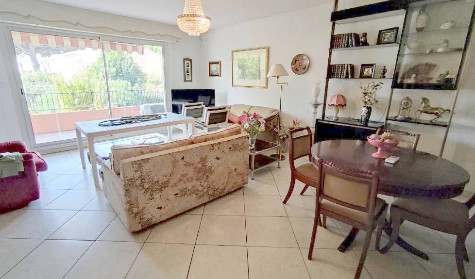 Grand appartement 3 pièces à vendre au bord de la plage de Bonnegrâce