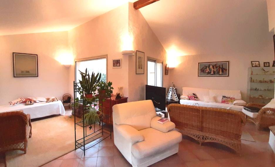 Maison de ville avec garage à vendre secteur Bucarin