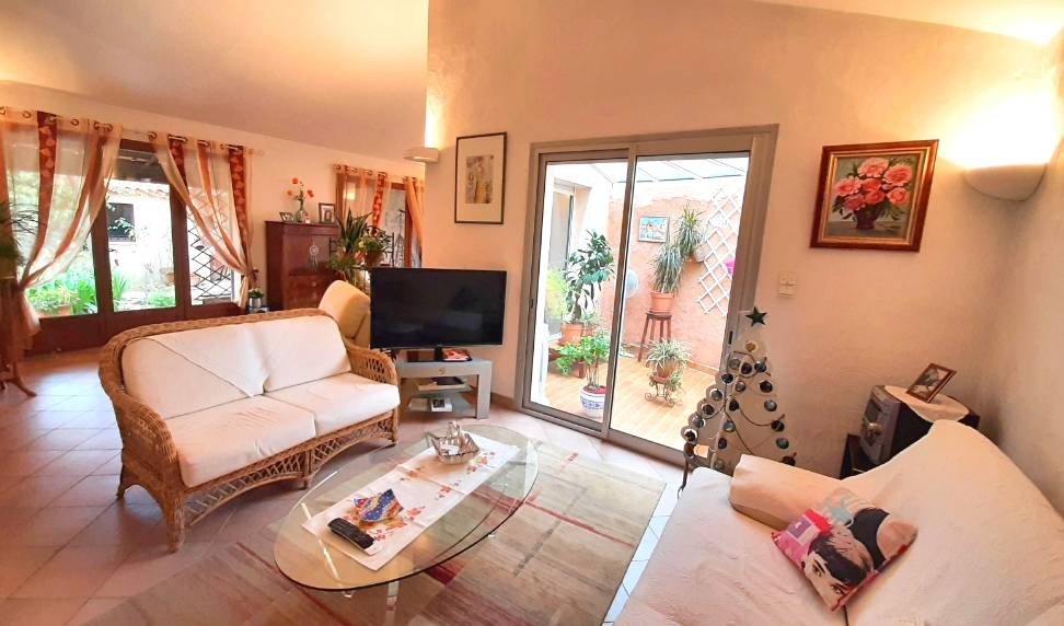 Maison de charme des années 1800 à vendre à Six Fours