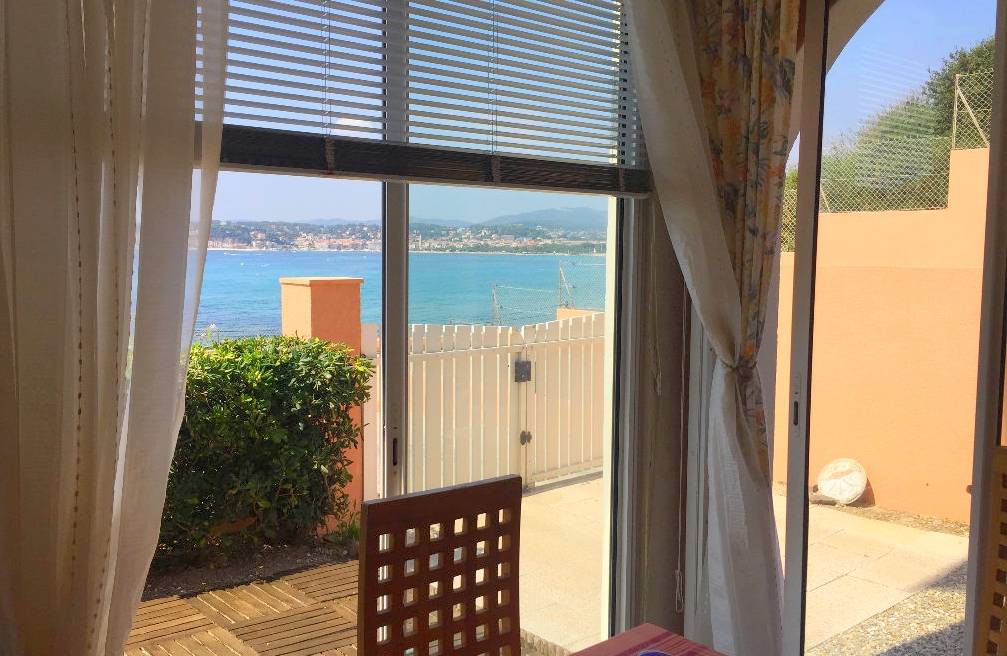 Grand F2 avec vue mer à vendre résidence 