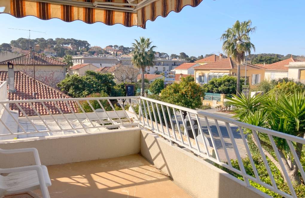 Appartement en premier étage dans petite résidence à Sanary