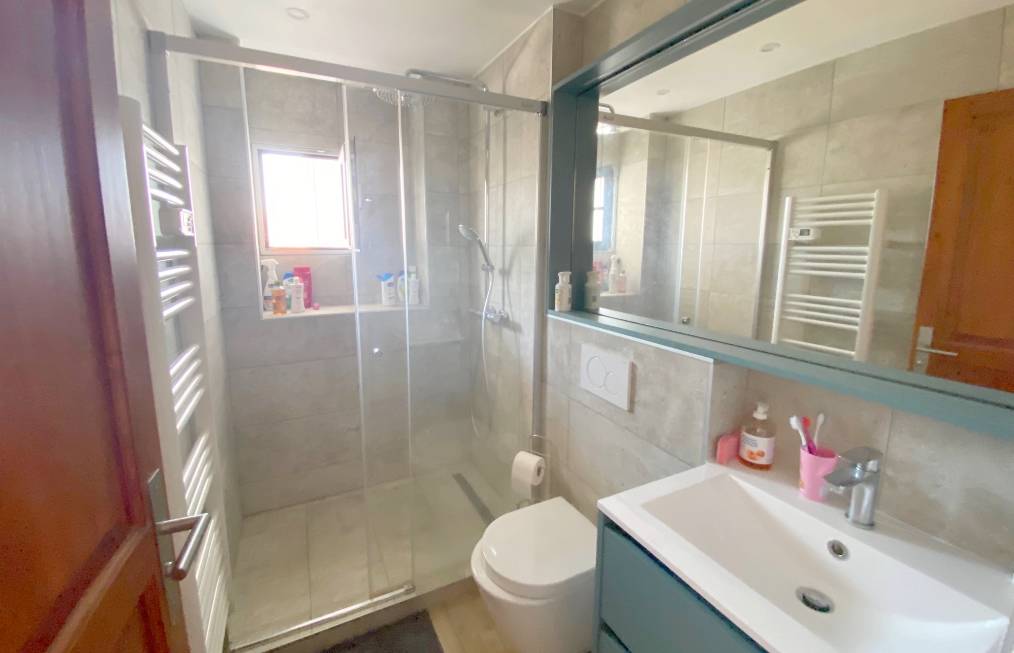 Appartement en front de mer à vendre à Six Fours, quartier le Brusc