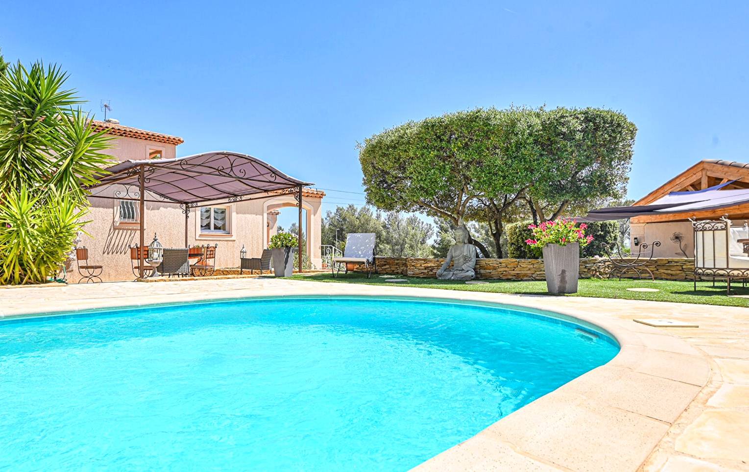Demeure avec piscine en vente dans le quartier de Saint-Eloi à La Ciotat