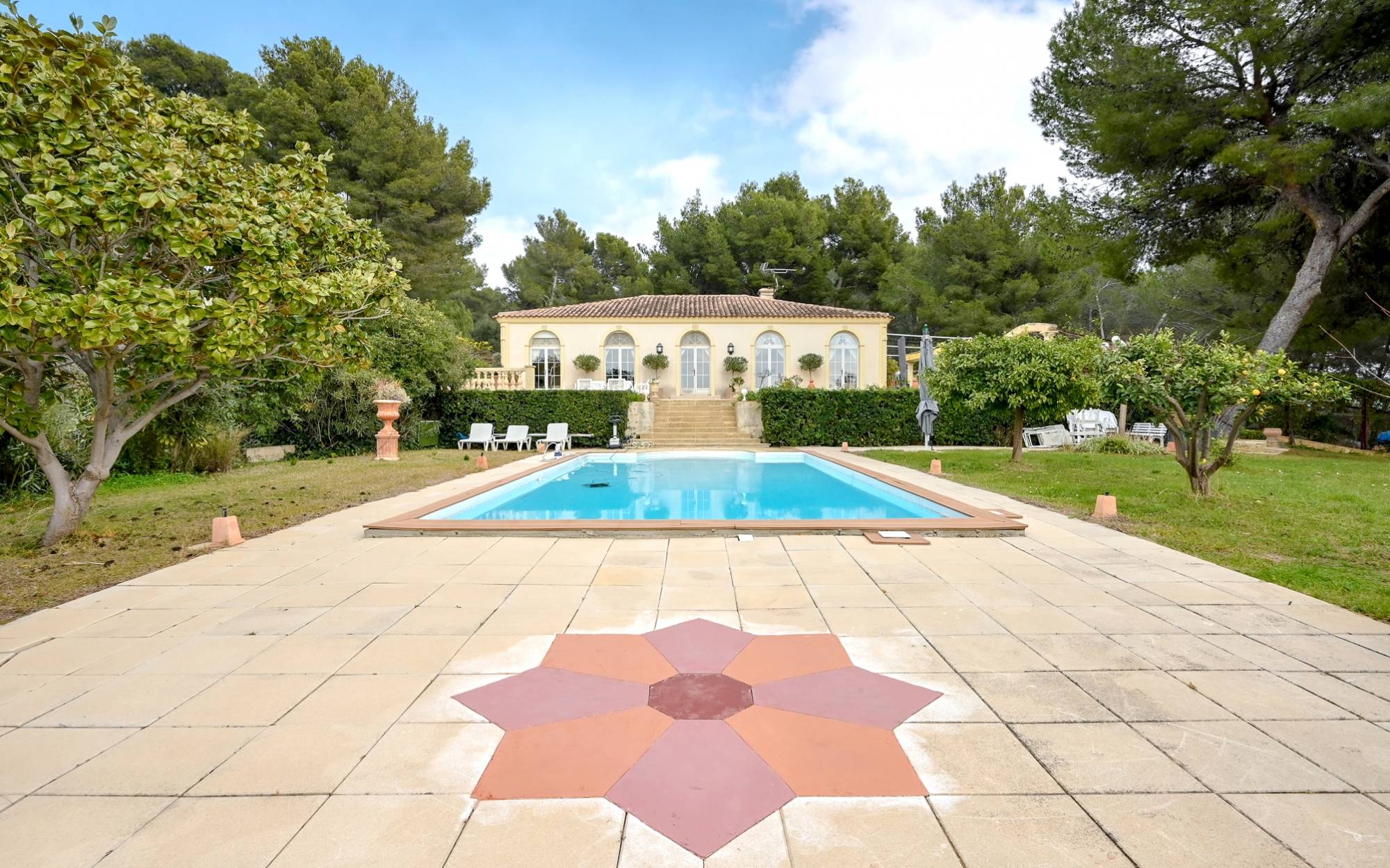 Prestigious property for sale on the seaside of the French Riviera