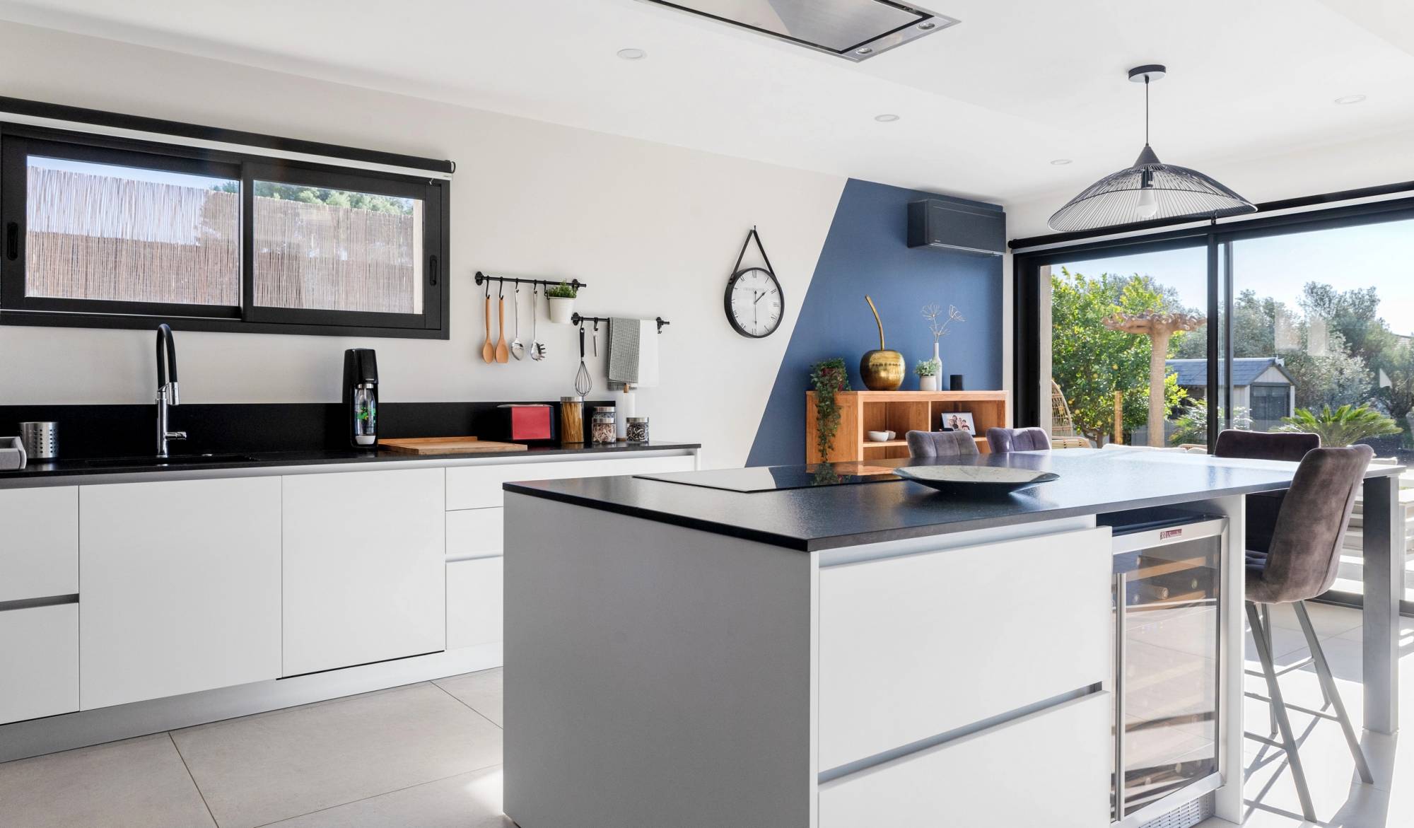 Ce bien d'exception vous est proposé par notre agence immobilière Sanary-sur-Mer