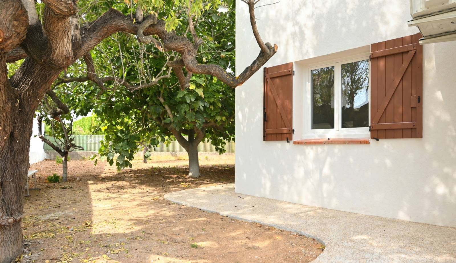Haut de maison avec jardin arboré à vendre quartier de la Guicharde à Sanary-sur-Mer