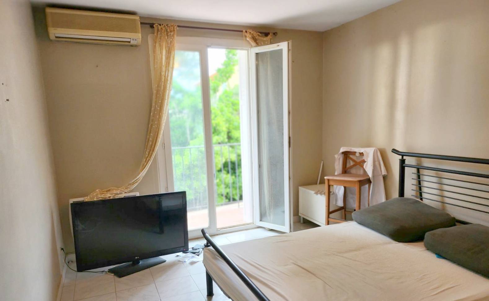 Appartement d'une chambre à vendre à deux pas de la plage de la Gorguette