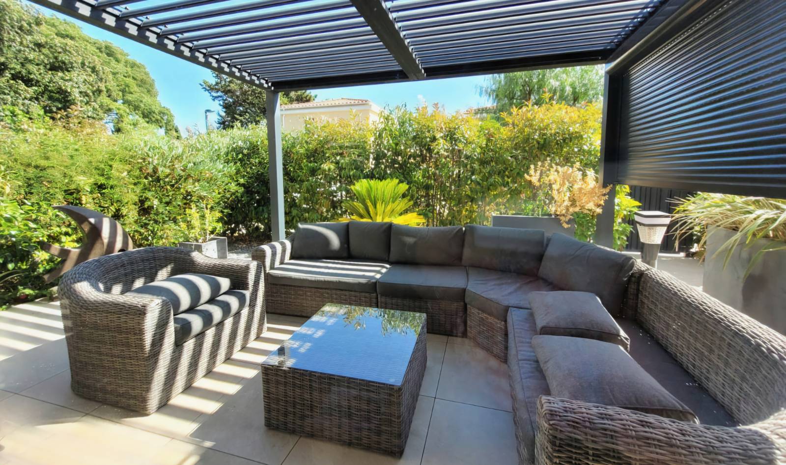 Maison individuelle moderne avec terrasses à vendre Ancien Chemin de Toulon à Sanary-sur-Mer