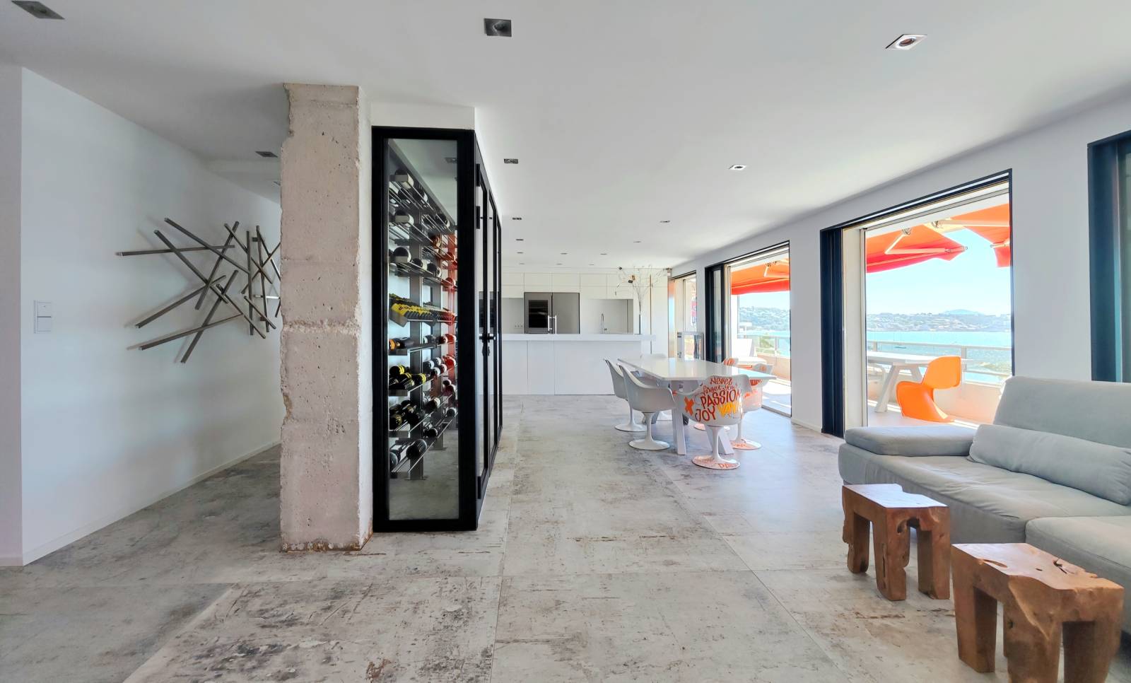 Appartement haut de gamme en vente Avenue de la Libération à Bandol avec toit-terrasse privatif et vue mer panoramique