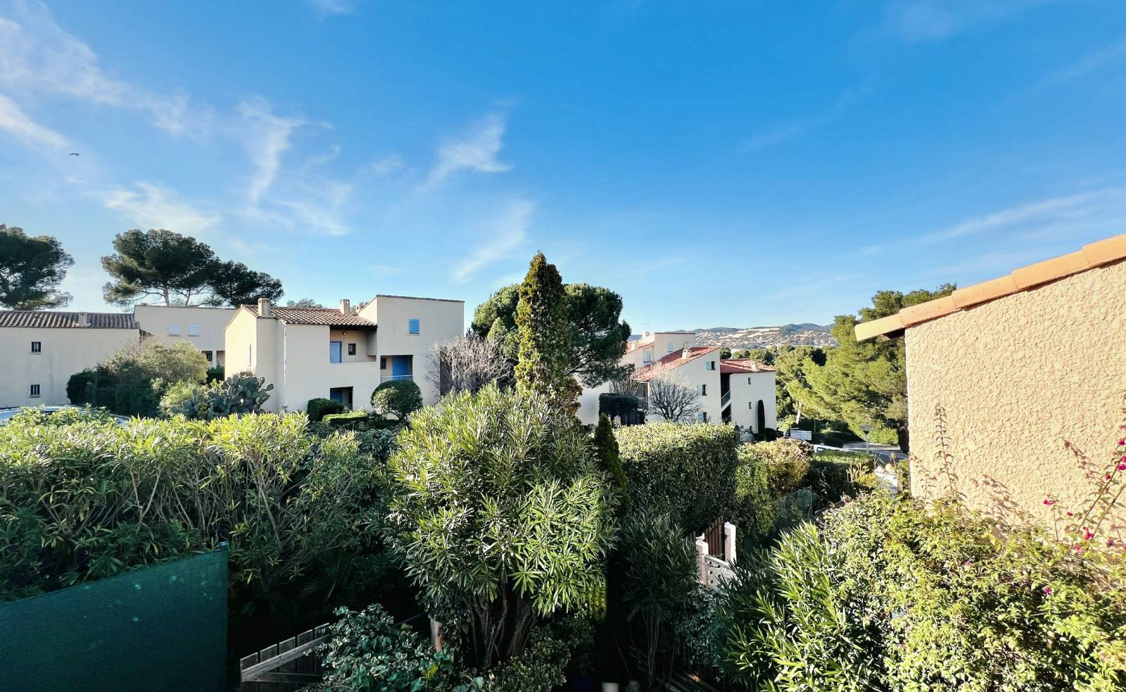 Appartement 2 pièces avec terrasse et parking privatif à vendre Chemin de Bacchus à Sanary-sur-Mer