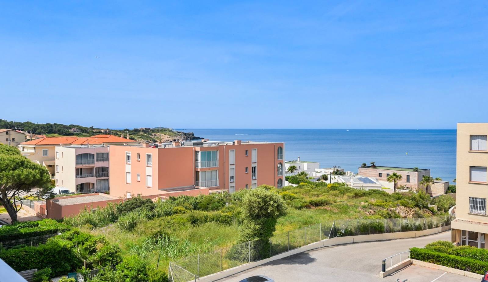Appartement en dernier étage avec vue mer à vendre sur la Corniche Soviou à Six-Fours