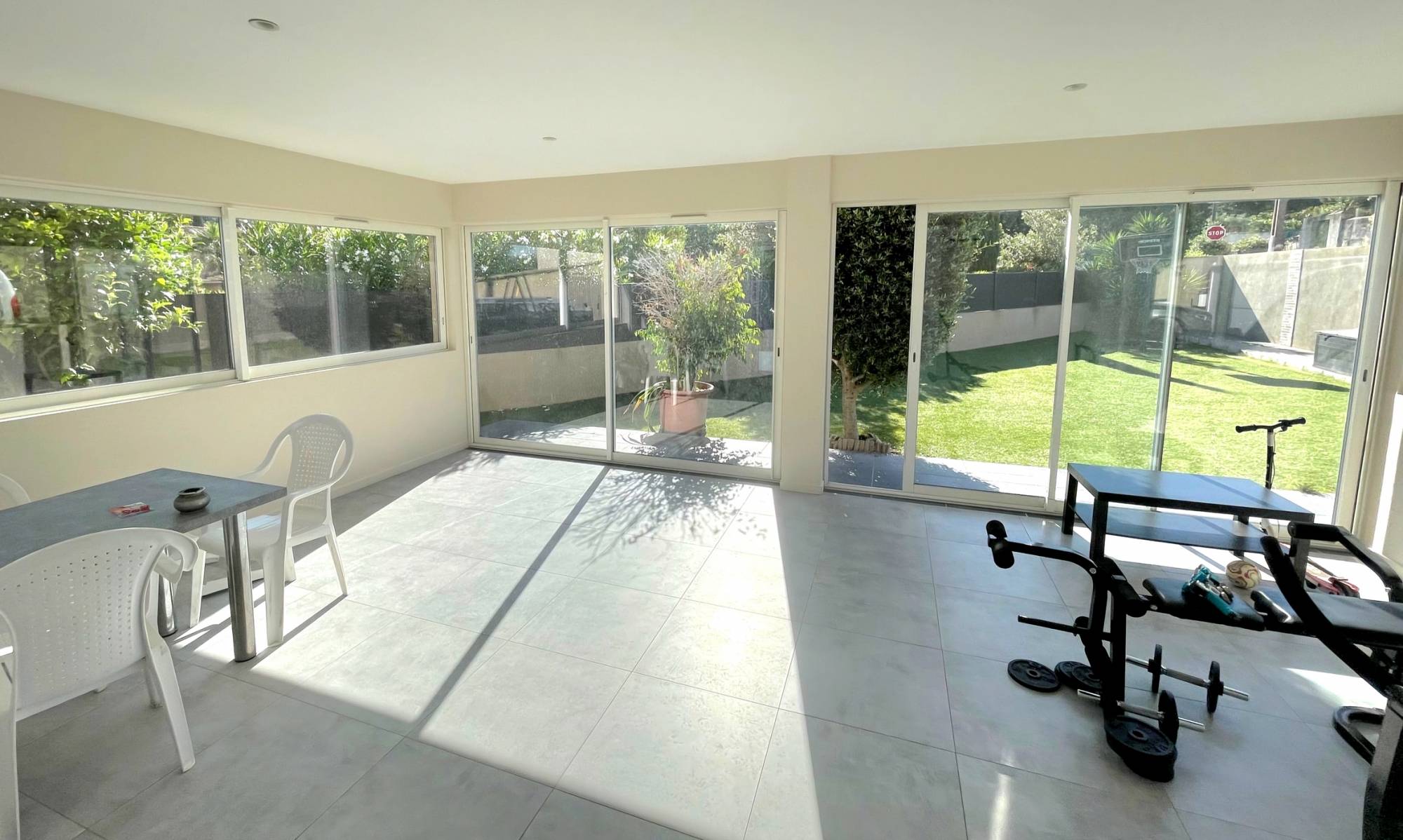 Villa quatre façades avec suite parentale à vendre à quinze minutes à pied de la plage de la Gorguette