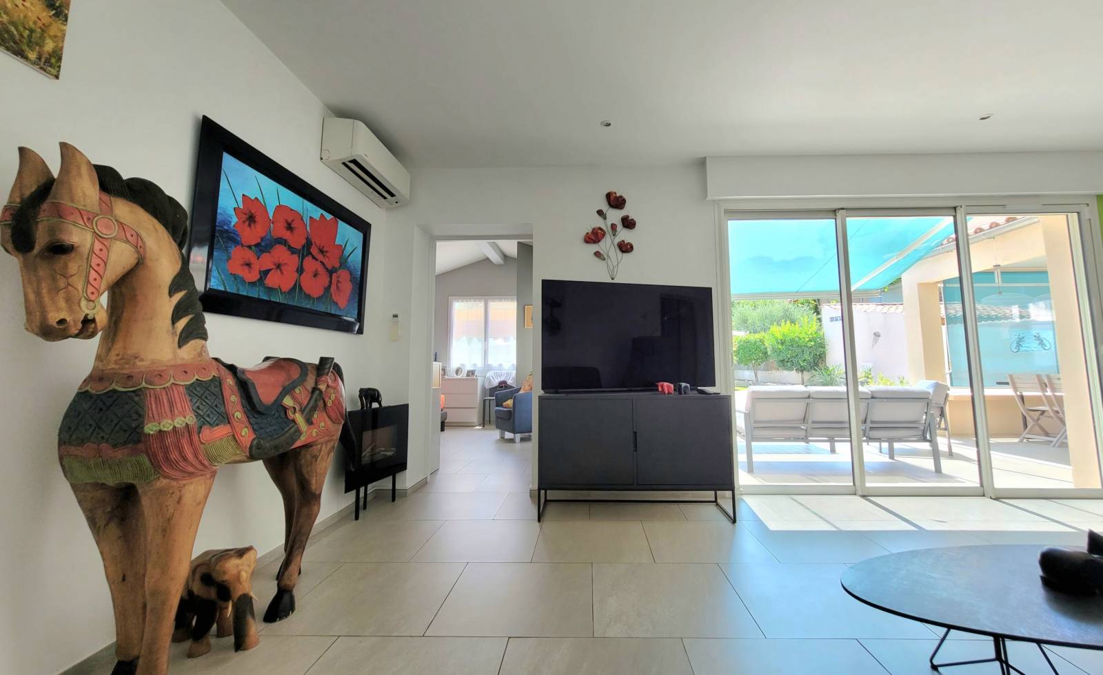 MAISON RÉNOVÉE DE PLAIN-PIED AVEC JARDIN ET STUDIO INDÉPENDANT À VENDRE QUARTIER DE L'HUIDE À SANARY-SUR-MER