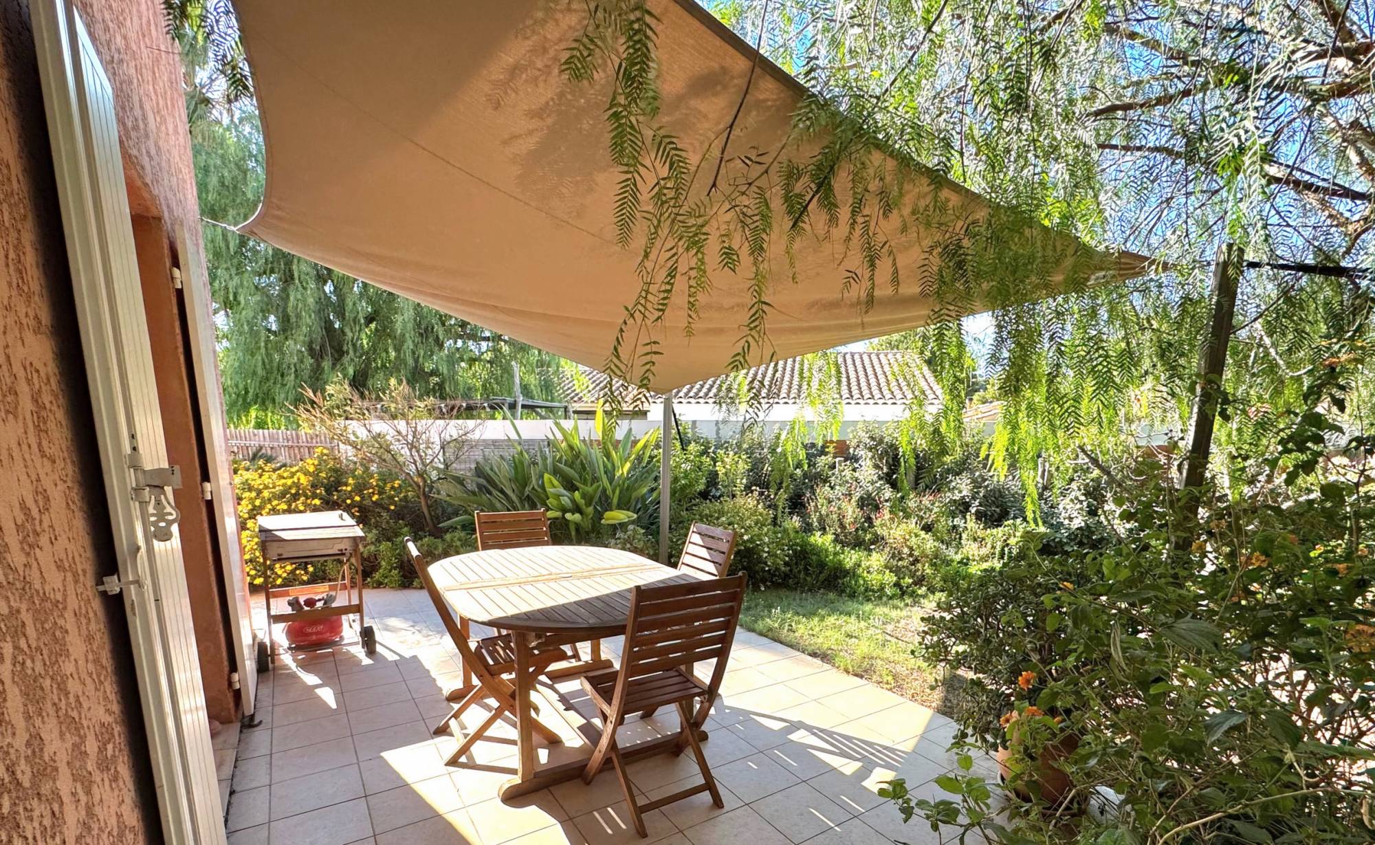 Maison avec garage proposée à la vente par notre agence immobilière à Ollioules