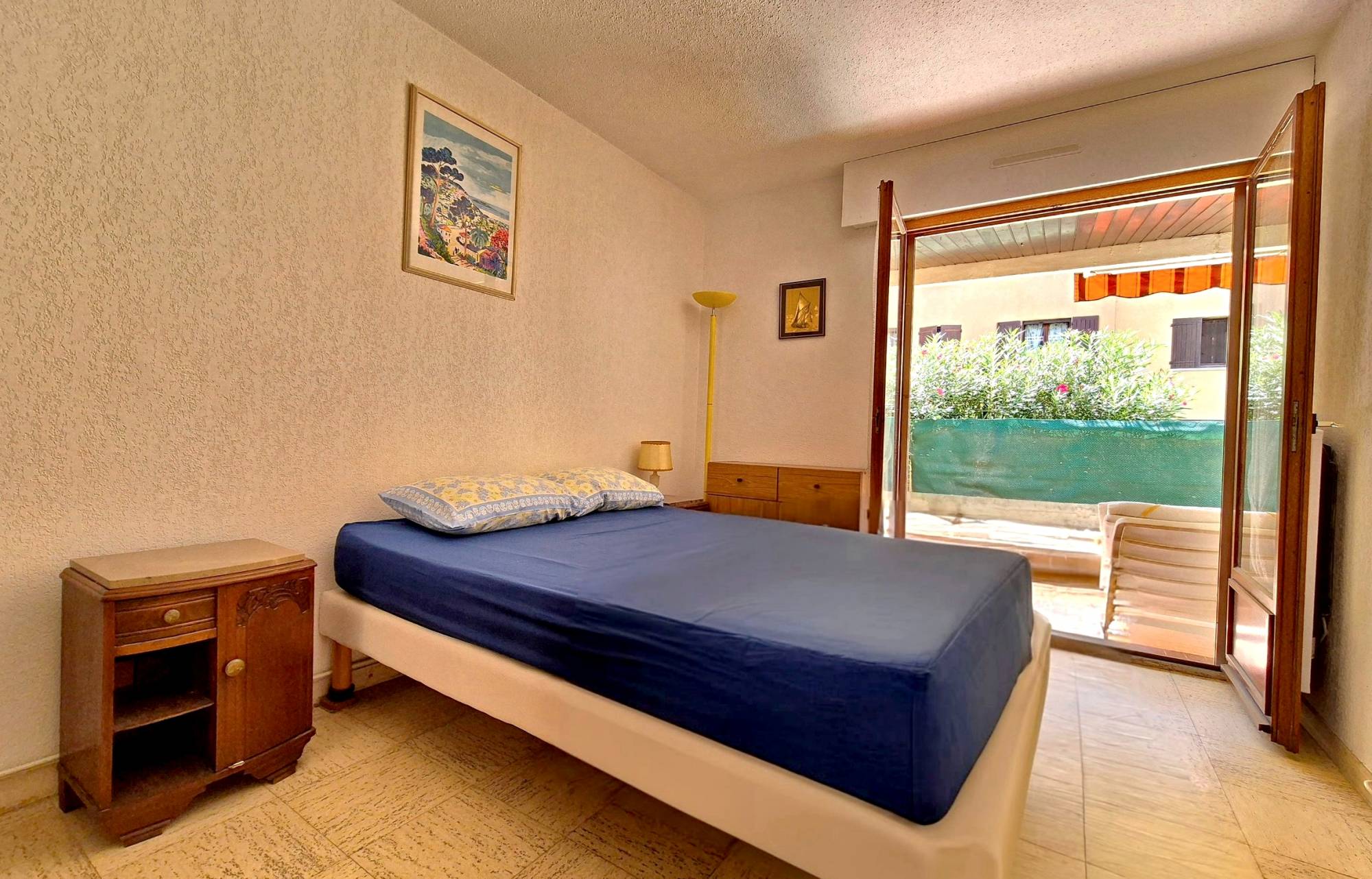 Appartement avec dépendance et jardin à vendre dans le centre-ville de Sanary