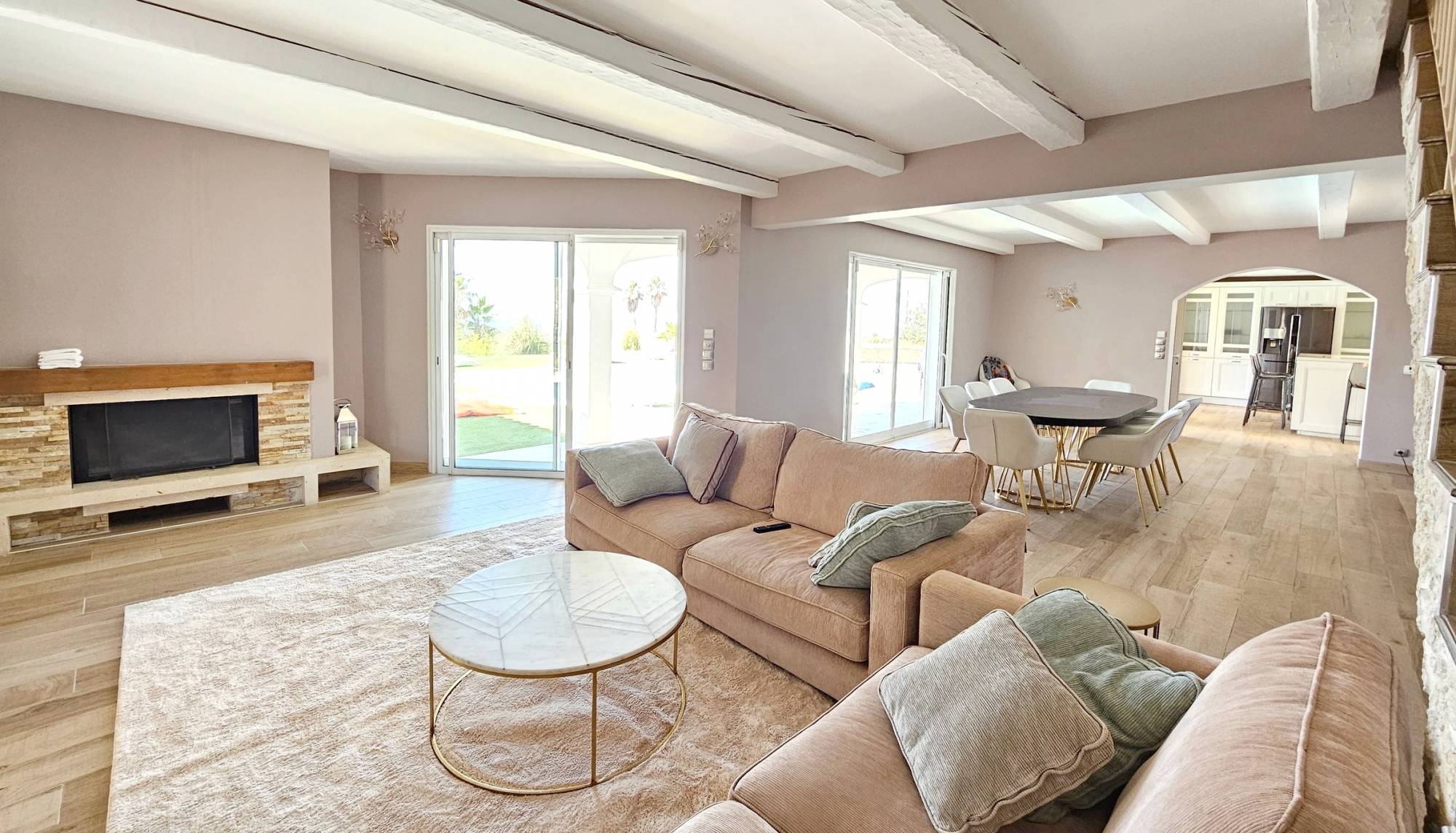 Propriété avec terrain et garage à vendre sur les hauteurs du village de la Cadière