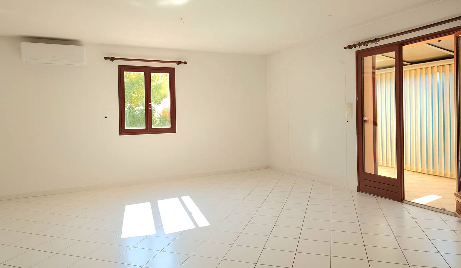 Maison 3 pièces à rafraîchir en vente exclusive dans notre agence immobilière de Six-Fours