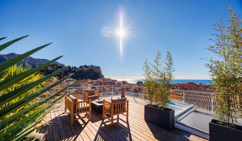 Villa sur le toit avec rooftop à vendre dans le centre-ville et village de Cassis