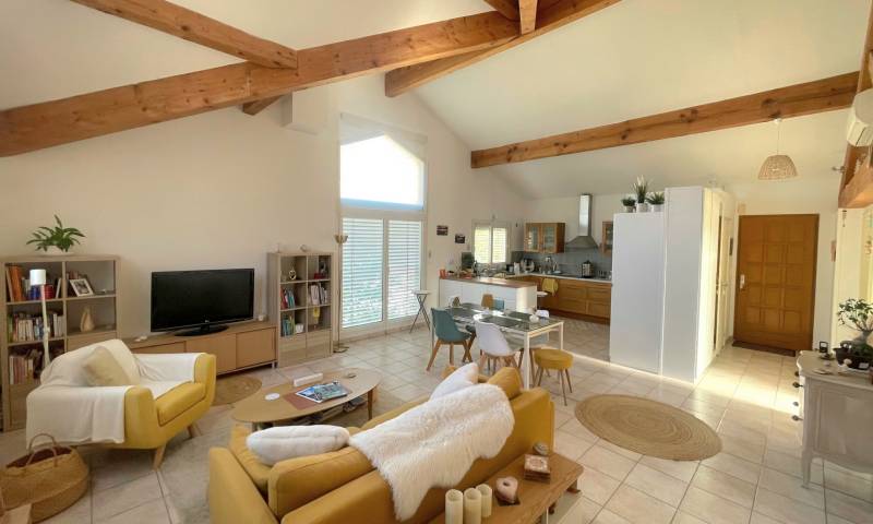 Maison avec jardin à vendre par notre agence immobilière dans le quartier ollioulais de Saint-Roch