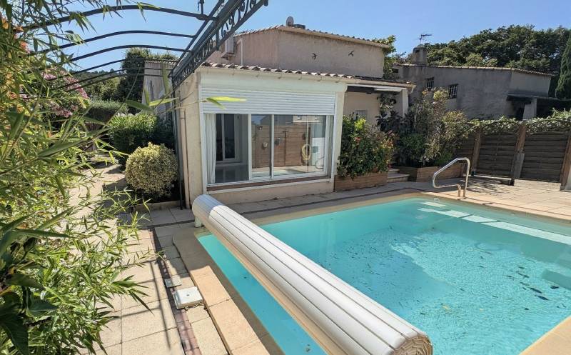 Maison de charme avec piscine à vendre Rocade des Playes à Six-Fours-les-Plages