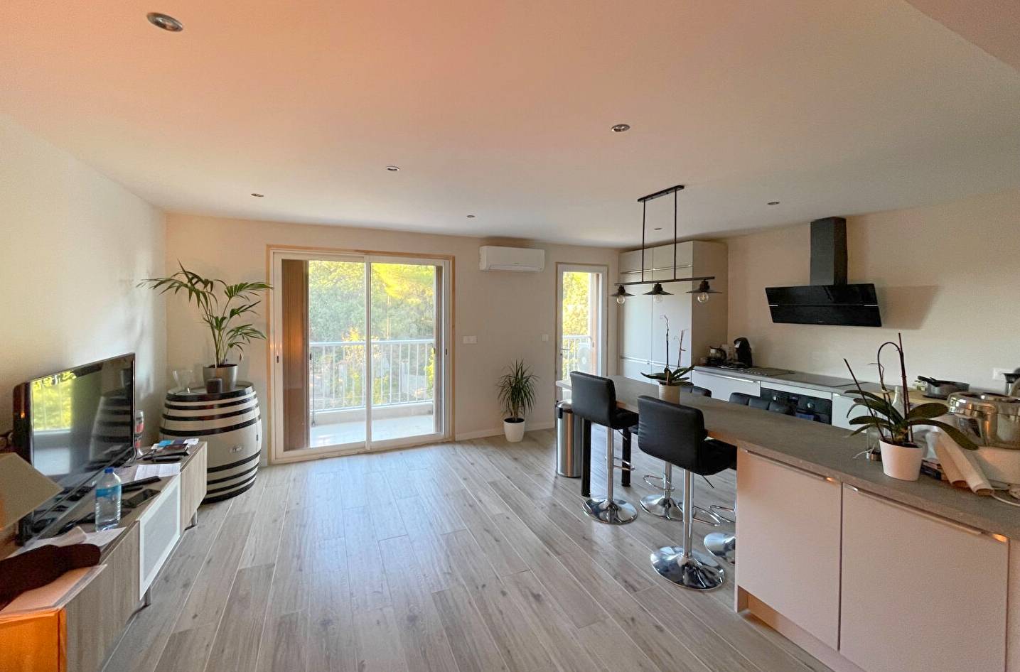 Appartement T3 rénové en dernier étage à vendre quartier Soviou à Six-Fours-les-Plages