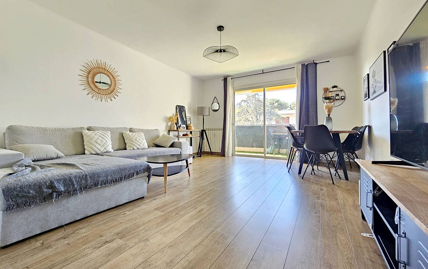 Appartement 3 pièces rénové à vendre sur l'Avenue du Mont d'Or