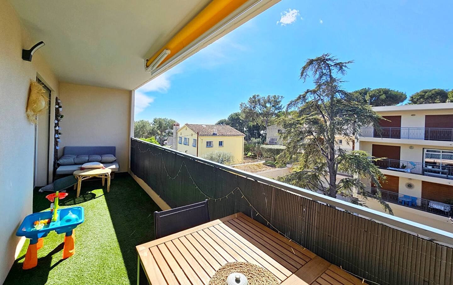 Ce bien vous a été présenté par l'agence immobilière Sanary