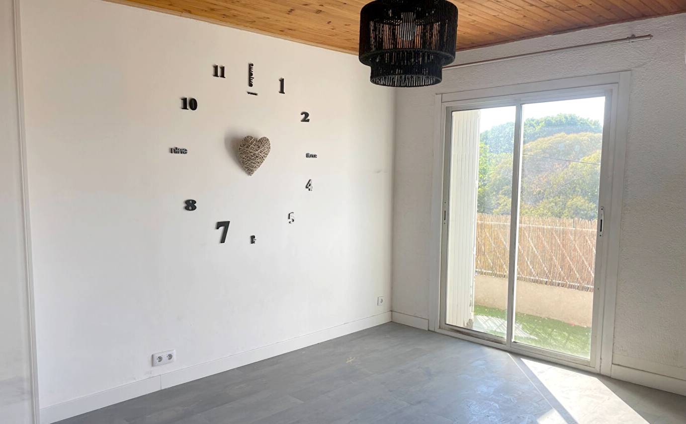 Appartement en dernier étage avec terrasse à vendre Avenue Laënnec à Six-Fours