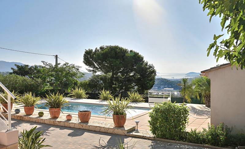 Maison avec panorama sur la Méditerranée à vendre à Ollioules dans le département du Var
