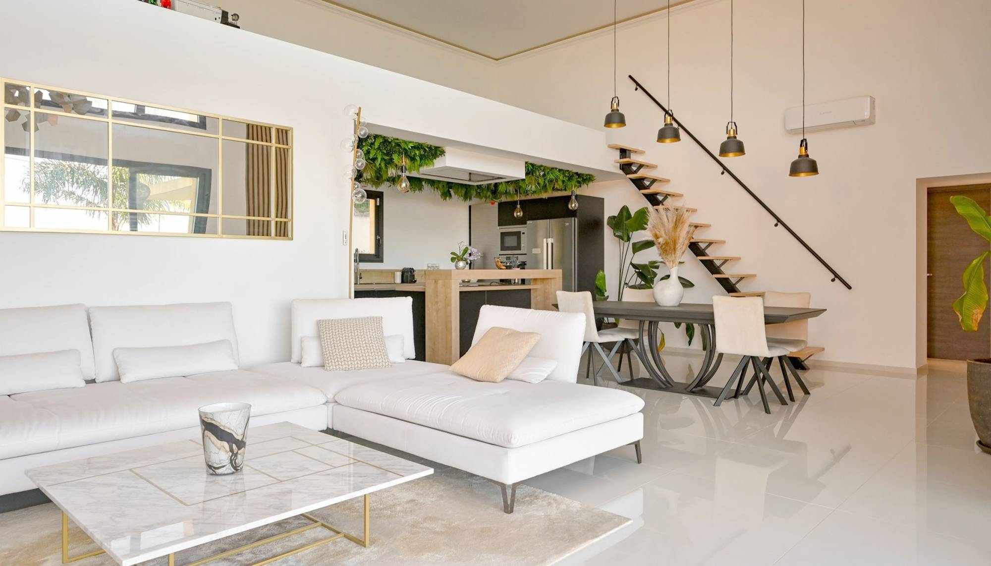 Cette propriété de prestige vous a été présentée par l'agence immobilière Sanary