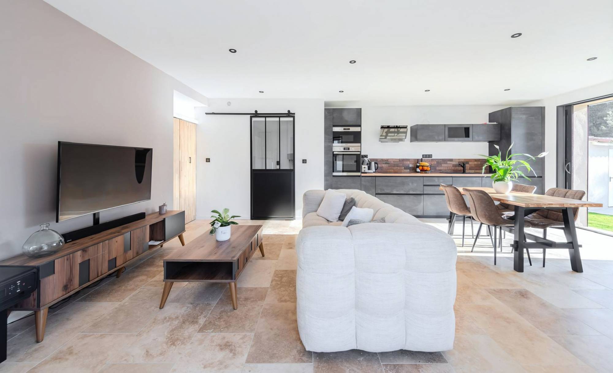 Maison 3 pièces avec jardin et cabanon à vendre par votre agence immobilière Papazian Sanary