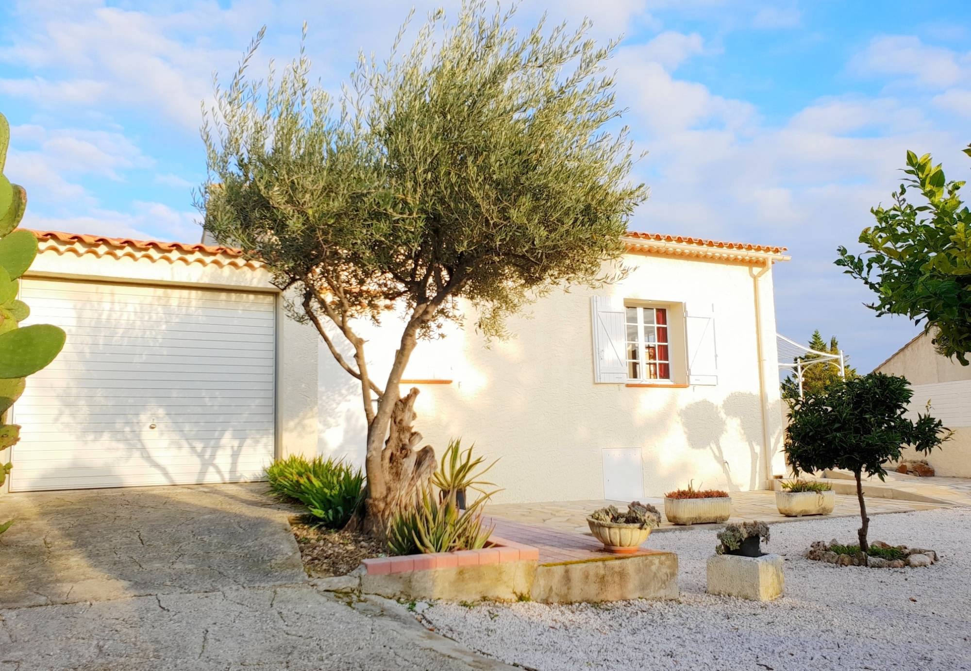Villa de plain-pied avec garage à vendre à Sanary