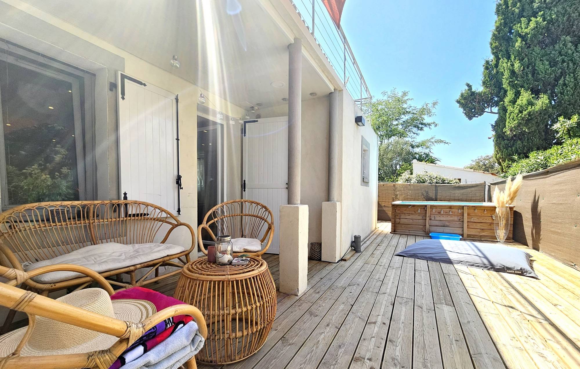 Maison de hameau avec terrasses et piscine hors-sol à vendre quartier Jaumard à Six-Fours