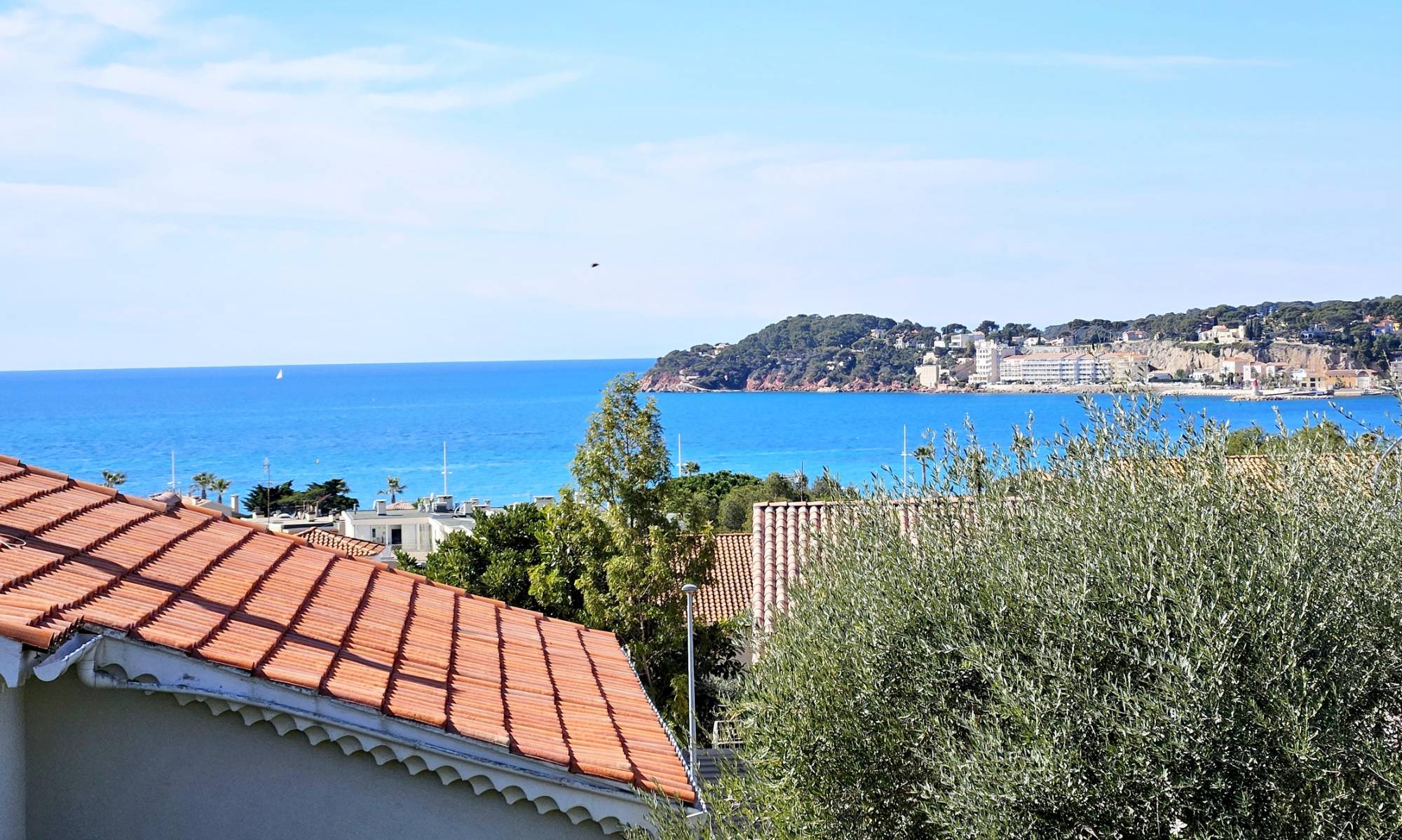Propriété jouissant d'une belle vue sur la Baie de Sanary