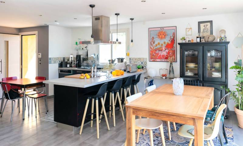 Villa 3 chambres rénovée à vendre par agence immobilière sur la commune ollioulaise