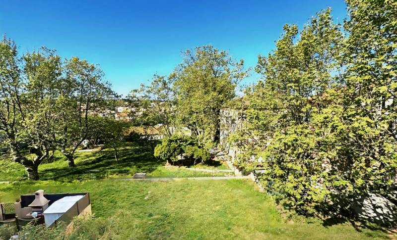 Appartement 4 pièces duplex à rénover à vendre Rocade des Playes à Six-Fours-les-Plages