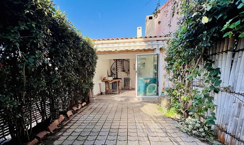 Maison avec jardin et stationnement à vendre Traverse des Roches à Sanary-sur-Mer, quartier la Gorguette